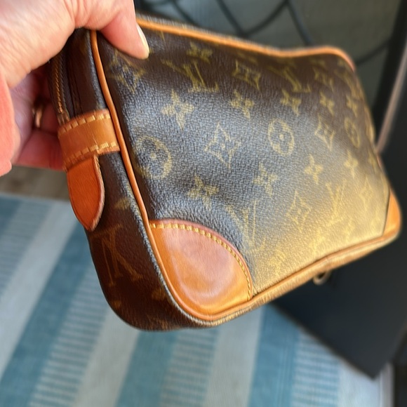 ❄️Blizzard Sale❄️Louis Vuitton Monogram Marly Draggonne Clutch❄️ - Picture 4 of 11